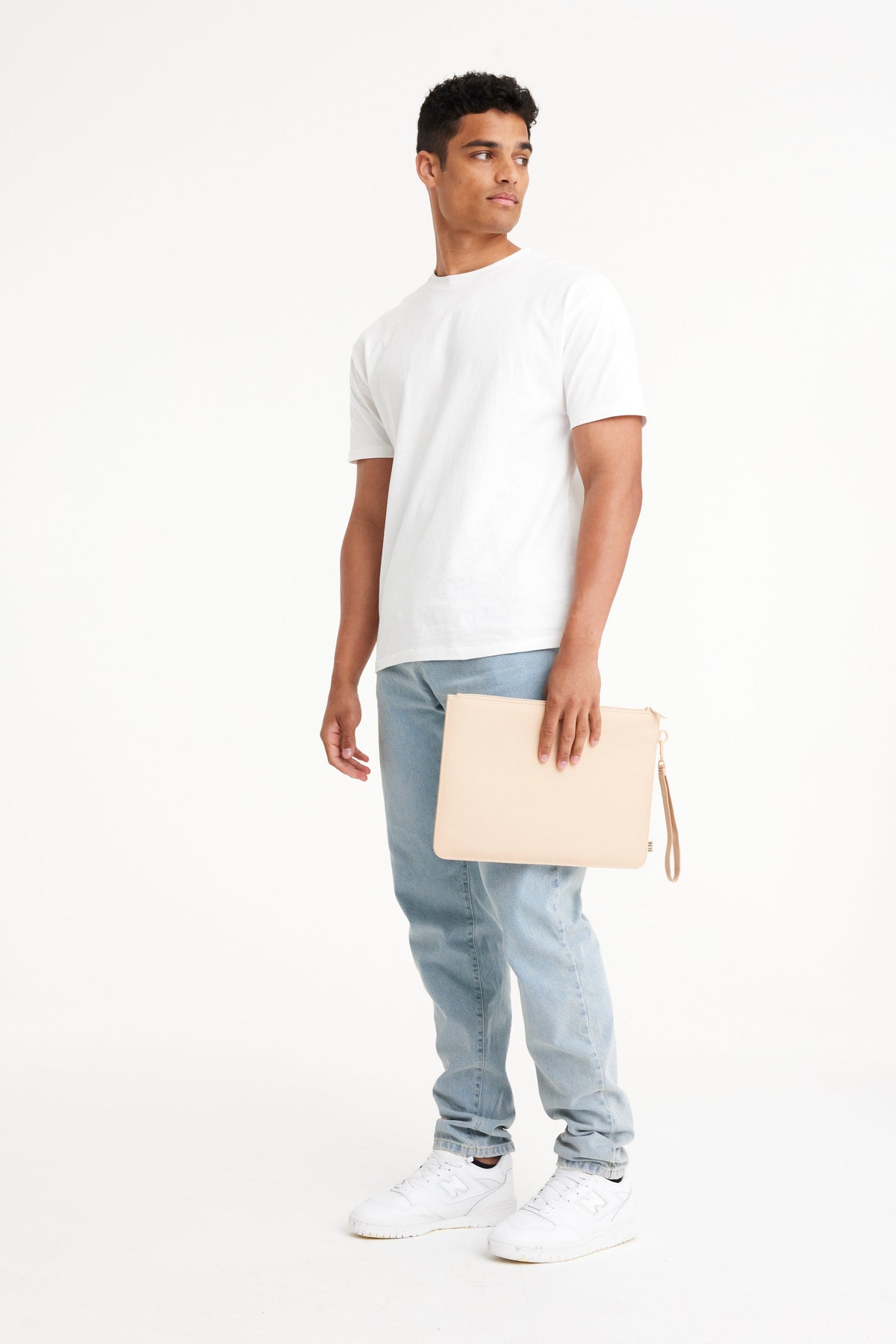 The BÉISics Laptop Pouch in Beige - Image 6