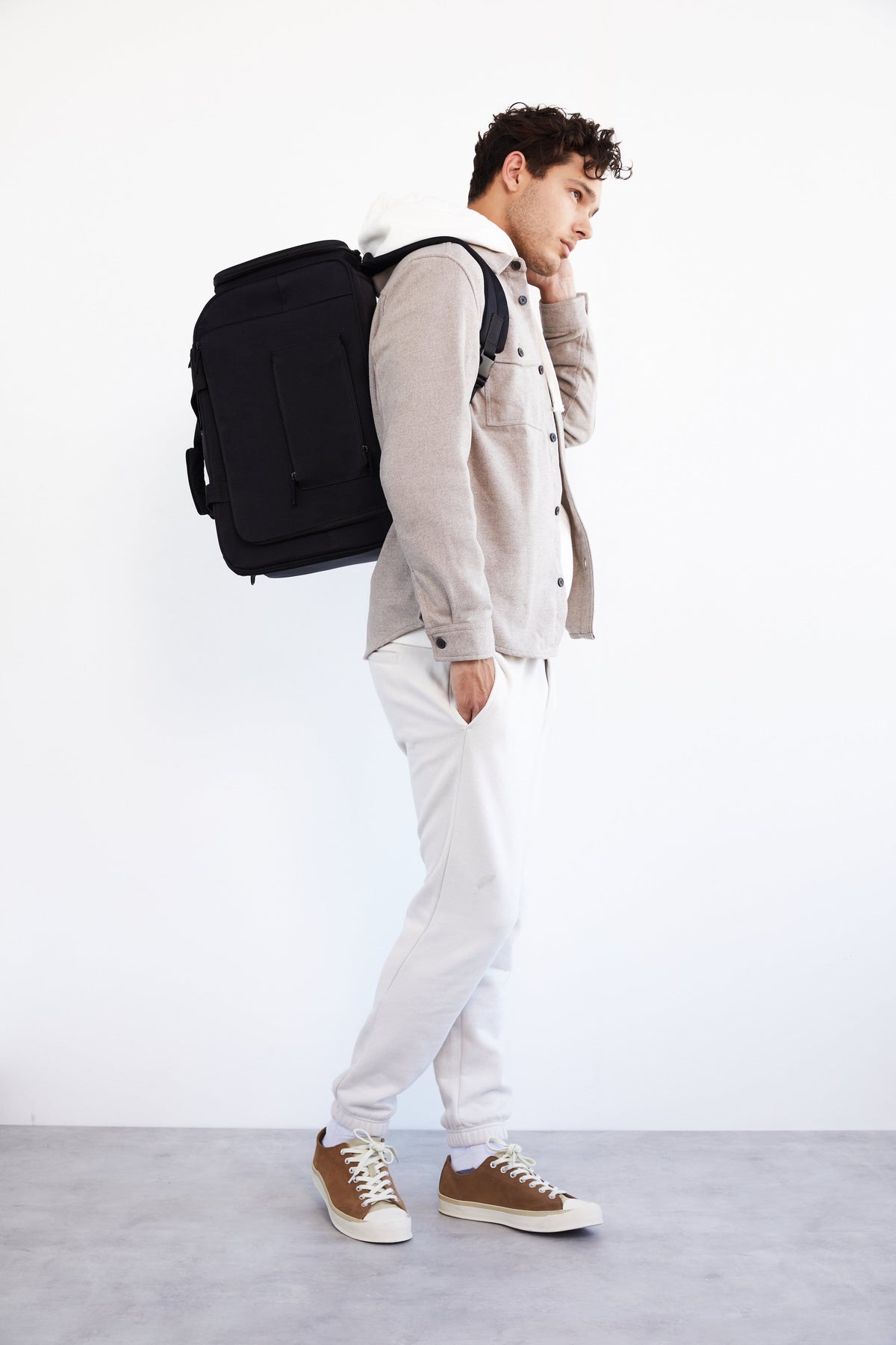 Resale The Regulation Pet Carry-on in Black - Image 11