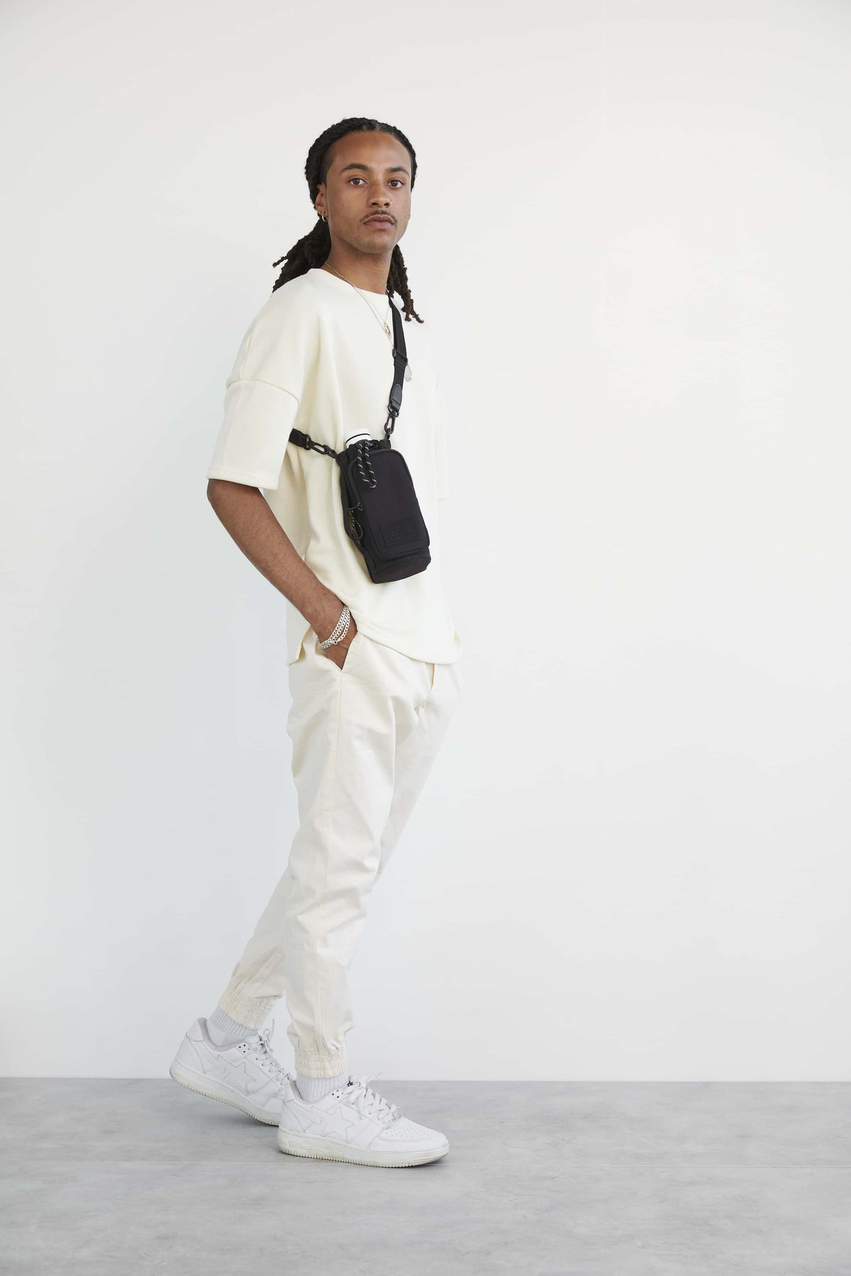 The Water Bottle Sling in Black - Image 4