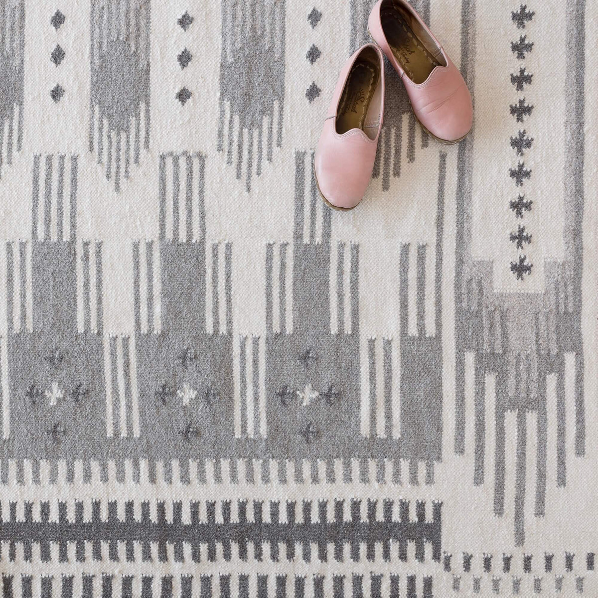 Asha Handwoven Area Rug - Image 6