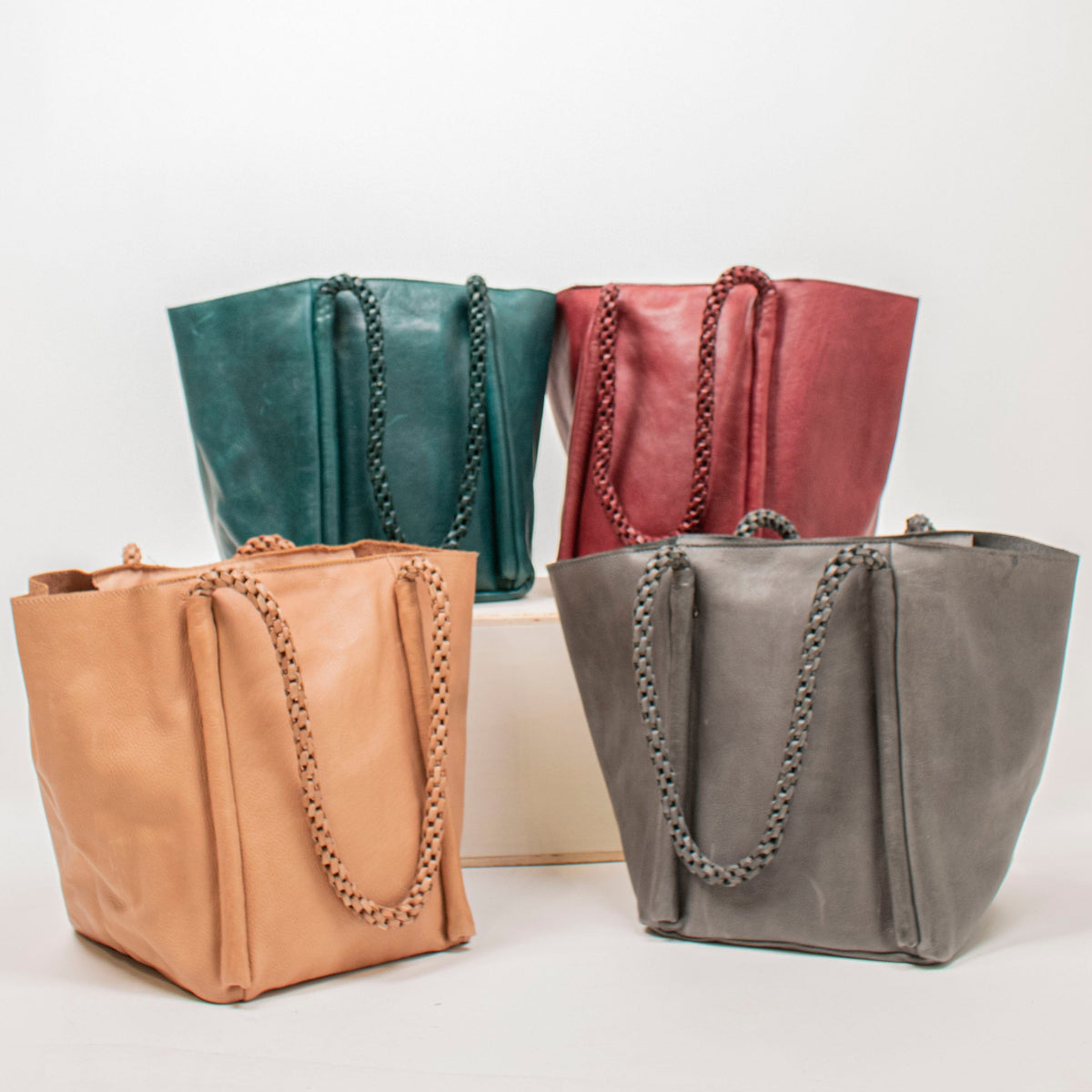 Wander Leather Tote Bag (Md) - Image 15