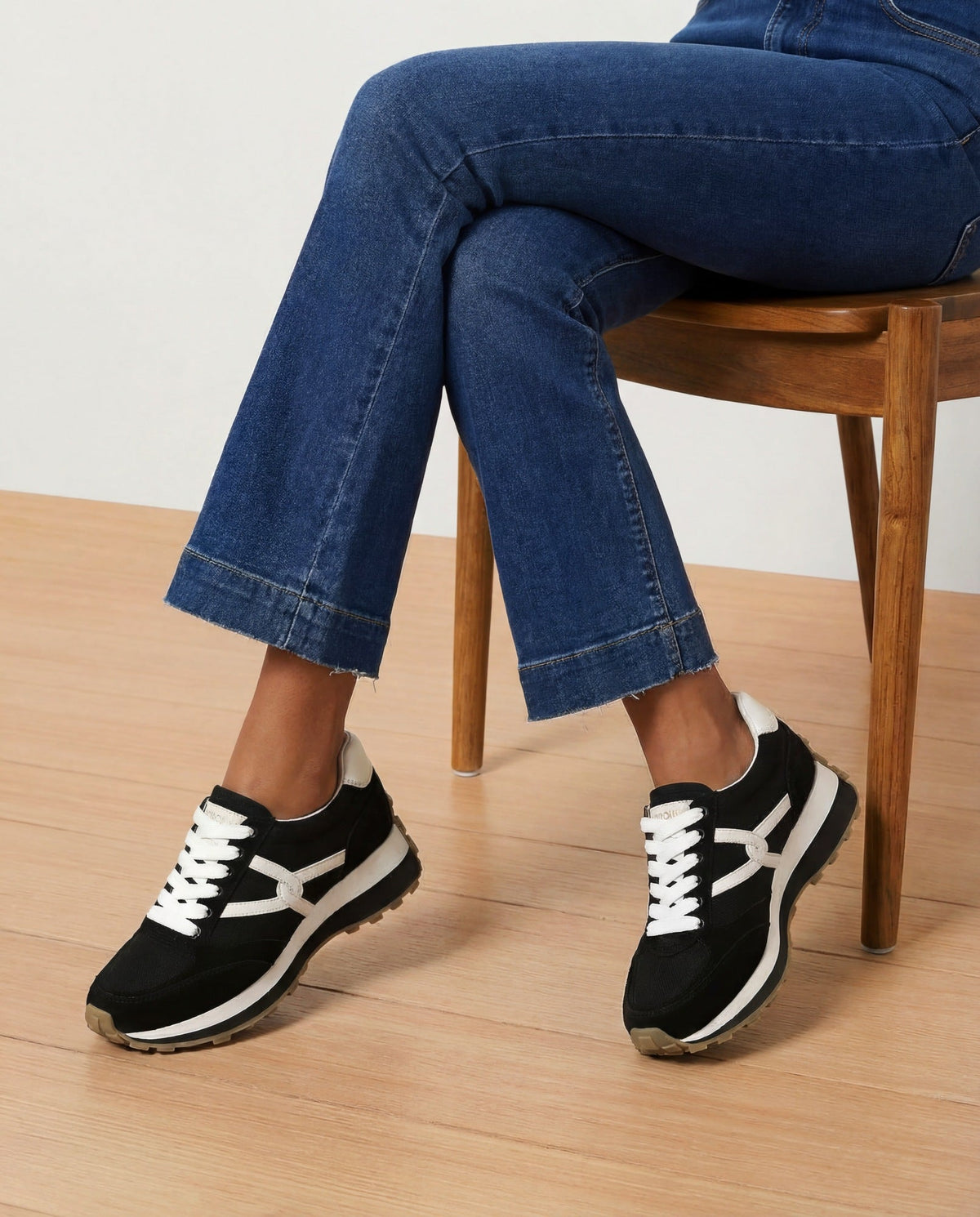 Valentina Sneaker - Image 2
