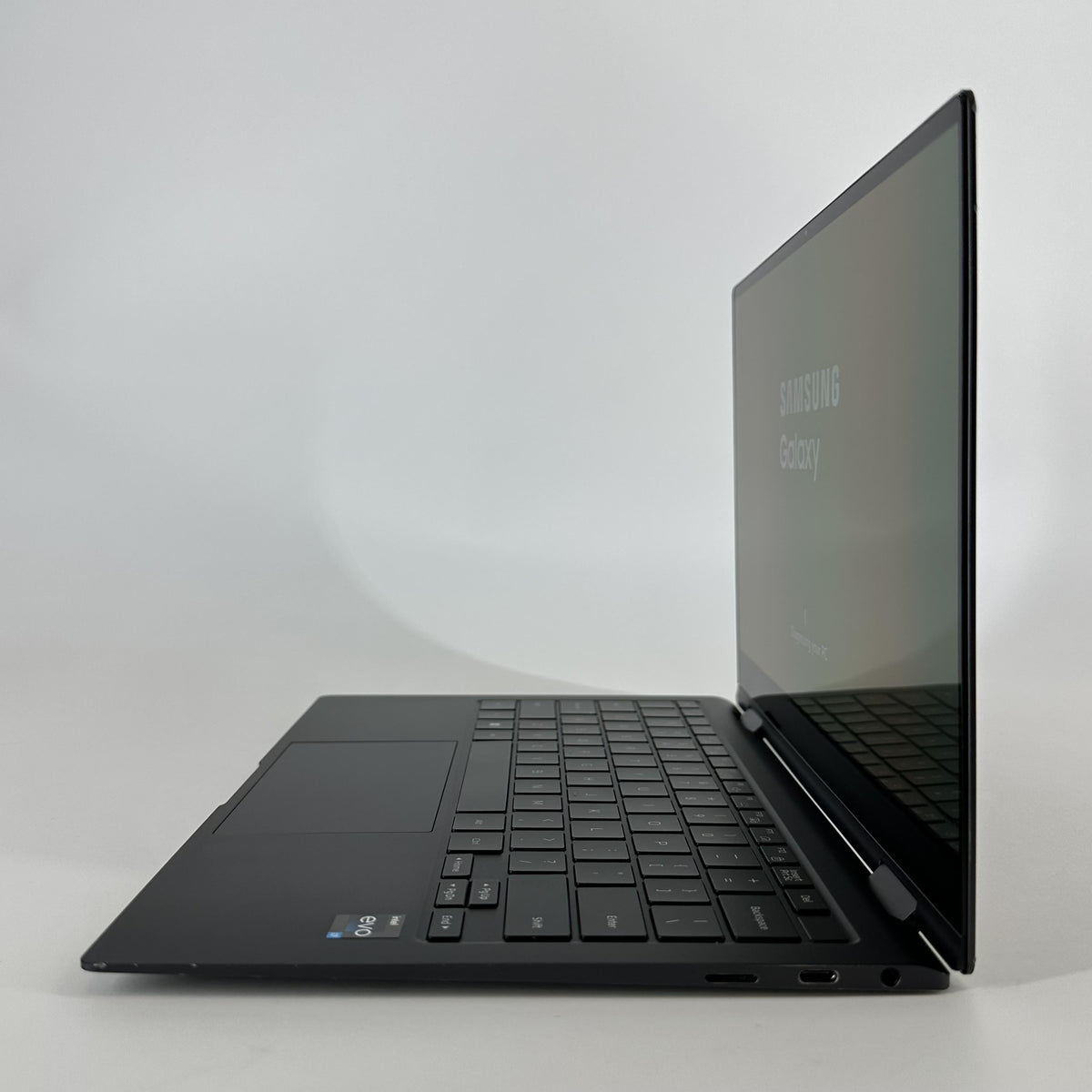 Samsung Galaxy Book2 360 13.3 Graphite WiFi 2.5 GHz Intel Core i7 12th Gen. 16GB RAM 512GB Solid State Drive - Image 3