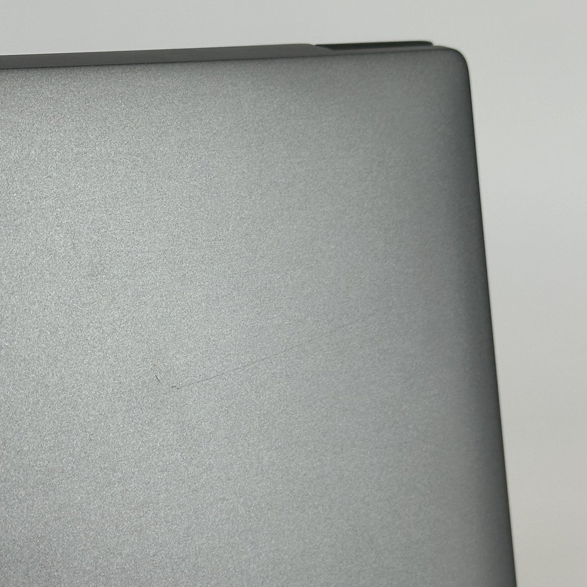 Dell Precision 5470 14 Gray 2.5 GHz Intel Core i9 12th Gen. 32GB RAM 1TB Solid State Drive NVIDIA RTX A1000 4 GB - Image 10
