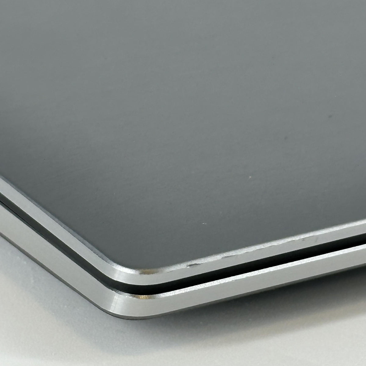 Dell Latitude 9420 (2-in-1) 14 Gray 3.0 GHz Intel Core i7 11th Gen. 32GB RAM 1TB Solid State Drive - Image 16