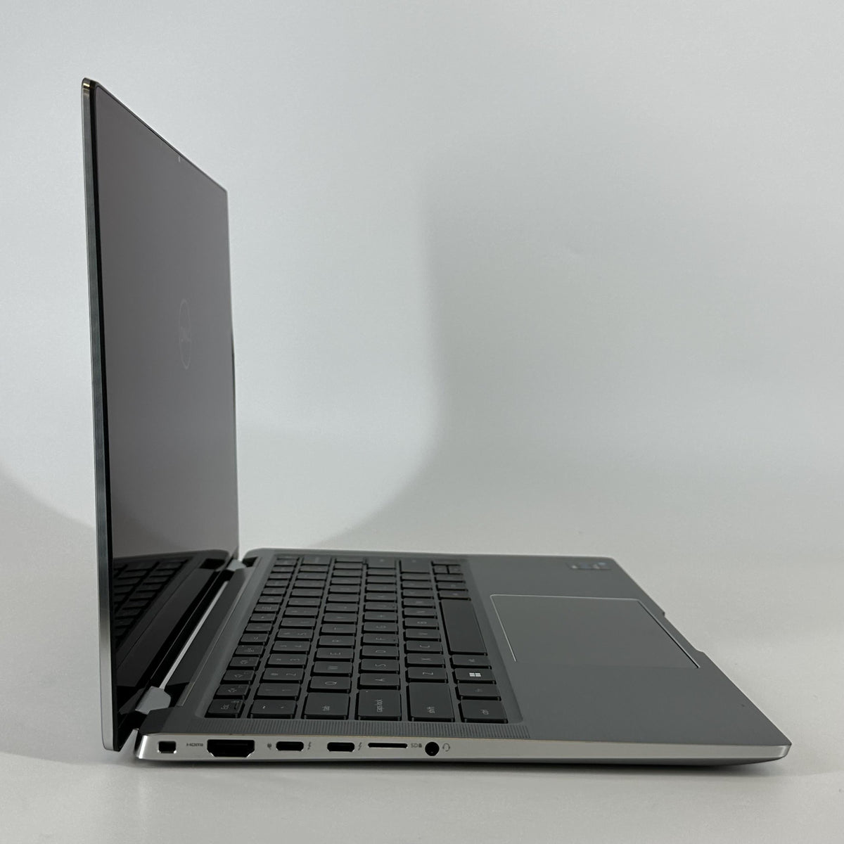 Dell Latitude 9420 (2-in-1) 14 Gray 3.0 GHz Intel Core i7 11th Gen. 32GB RAM 1TB Solid State Drive - Image 6