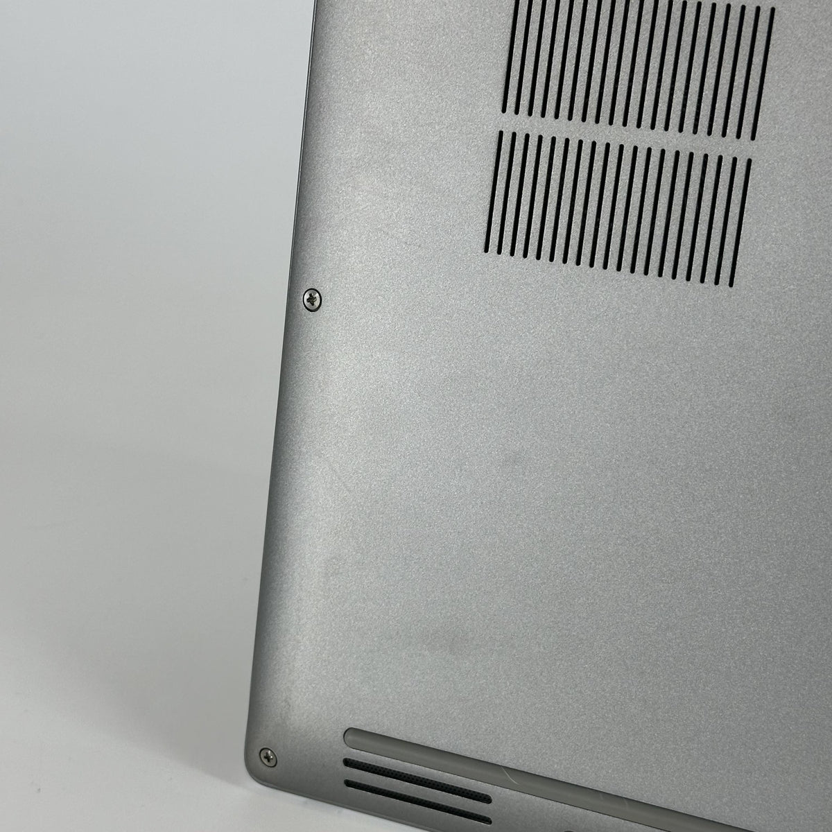 Dell Latitude 9420 (2-in-1) 14 Gray 3.0 GHz Intel Core i7 11th Gen. 32GB RAM 1TB Solid State Drive - Image 8