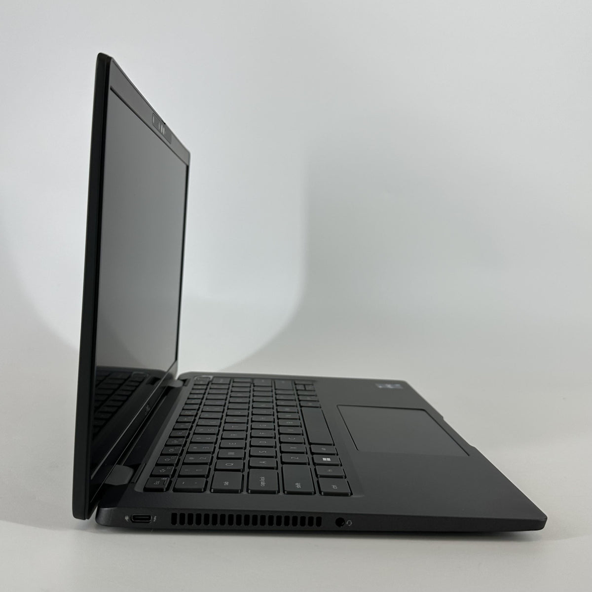 Dell Latitude 7430 14 Gray 1.8 GHz Intel Core i7 12th Gen. 32GB RAM 512GB Solid State Drive - Image 3