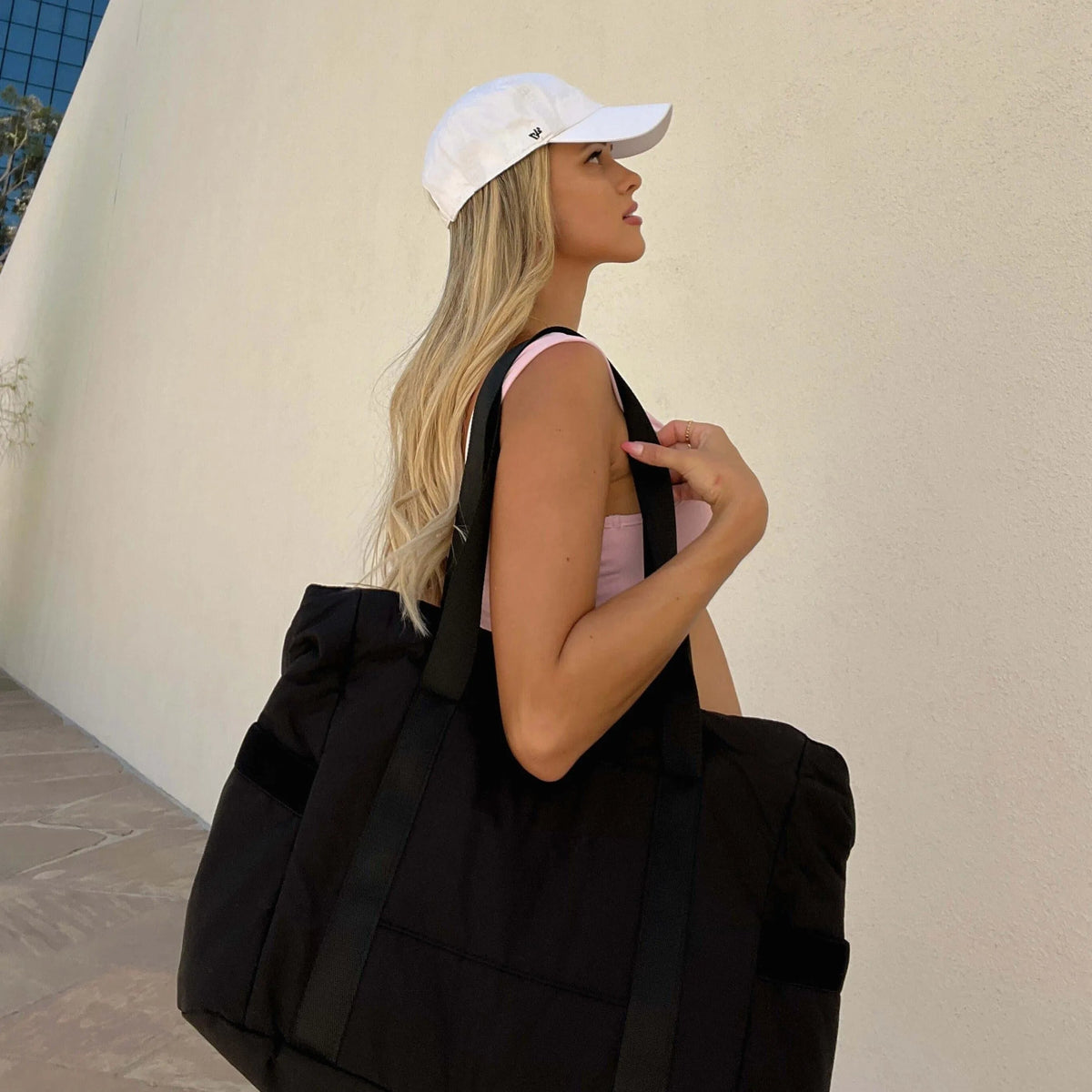 Zoraesque Duffel Black - Image 18