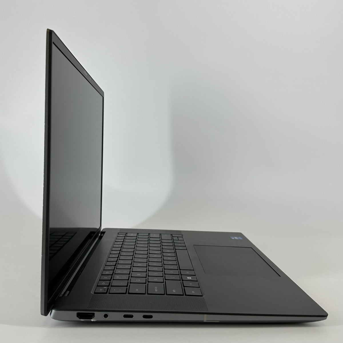 Dell Precision 5680 16 Gray 2.5 GHz Intel Core i7 13th Gen. 32GB RAM 1TB Solid State Drive NVIDIA RTX 2000 Ada 8 GB - Image 3