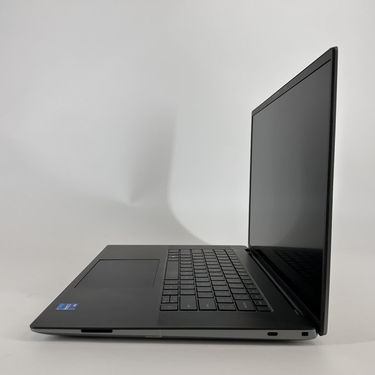 Dell Precision 5680 16 Gray 2.5 GHz Intel Core i7 13th Gen. 32GB RAM 1TB Solid State Drive NVIDIA RTX 2000 Ada 8 GB - Image 4