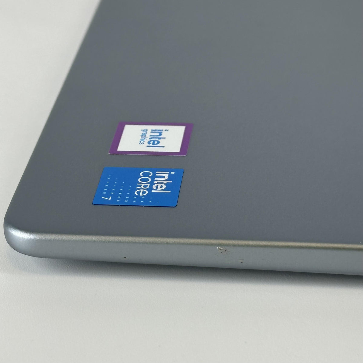 Dell Inspiron 5640 16 Silver 1.8 GHz Intel Core 7 16GB RAM 1TB Solid State Drive - Image 8
