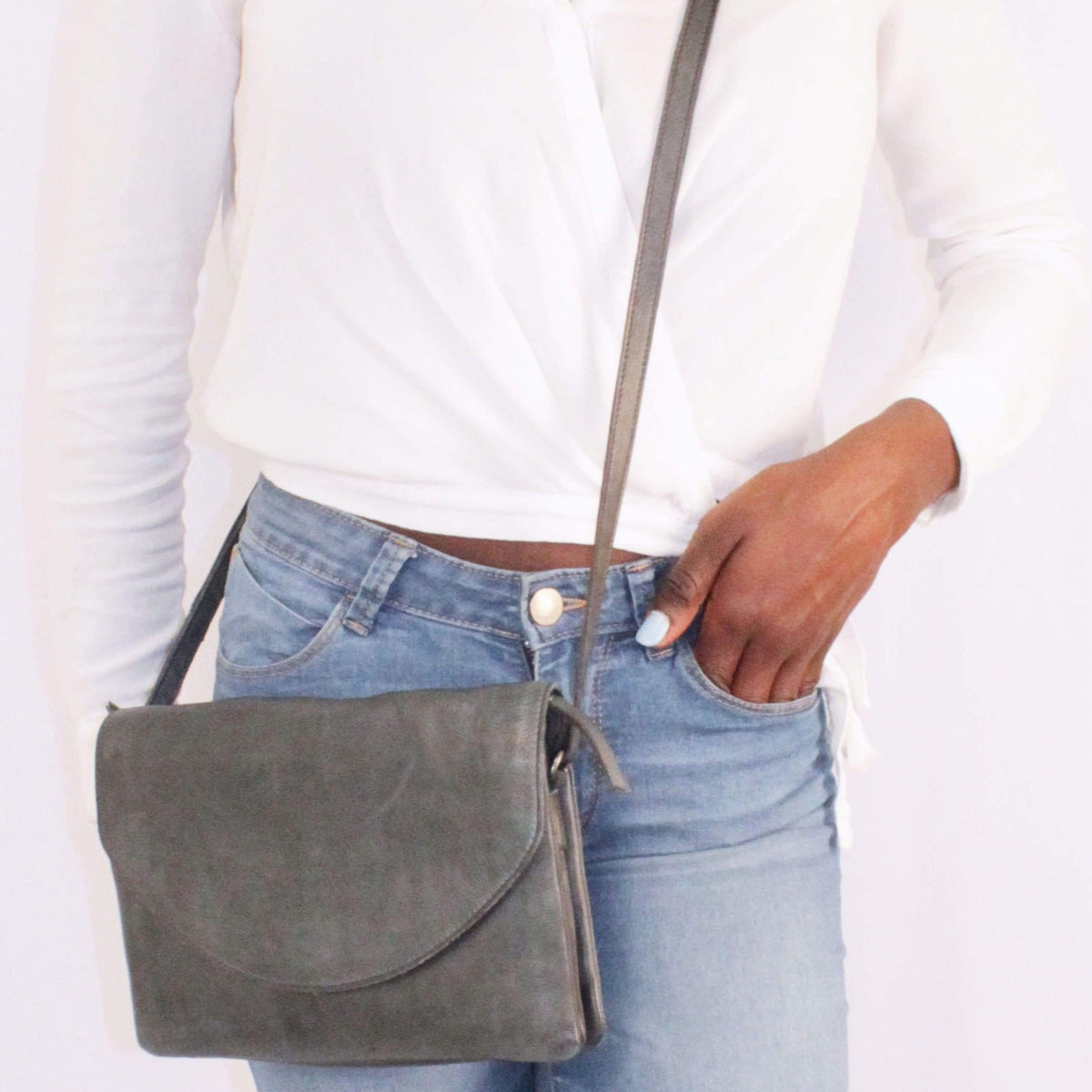 Marcus Leather Crossbody Bag - Image 4