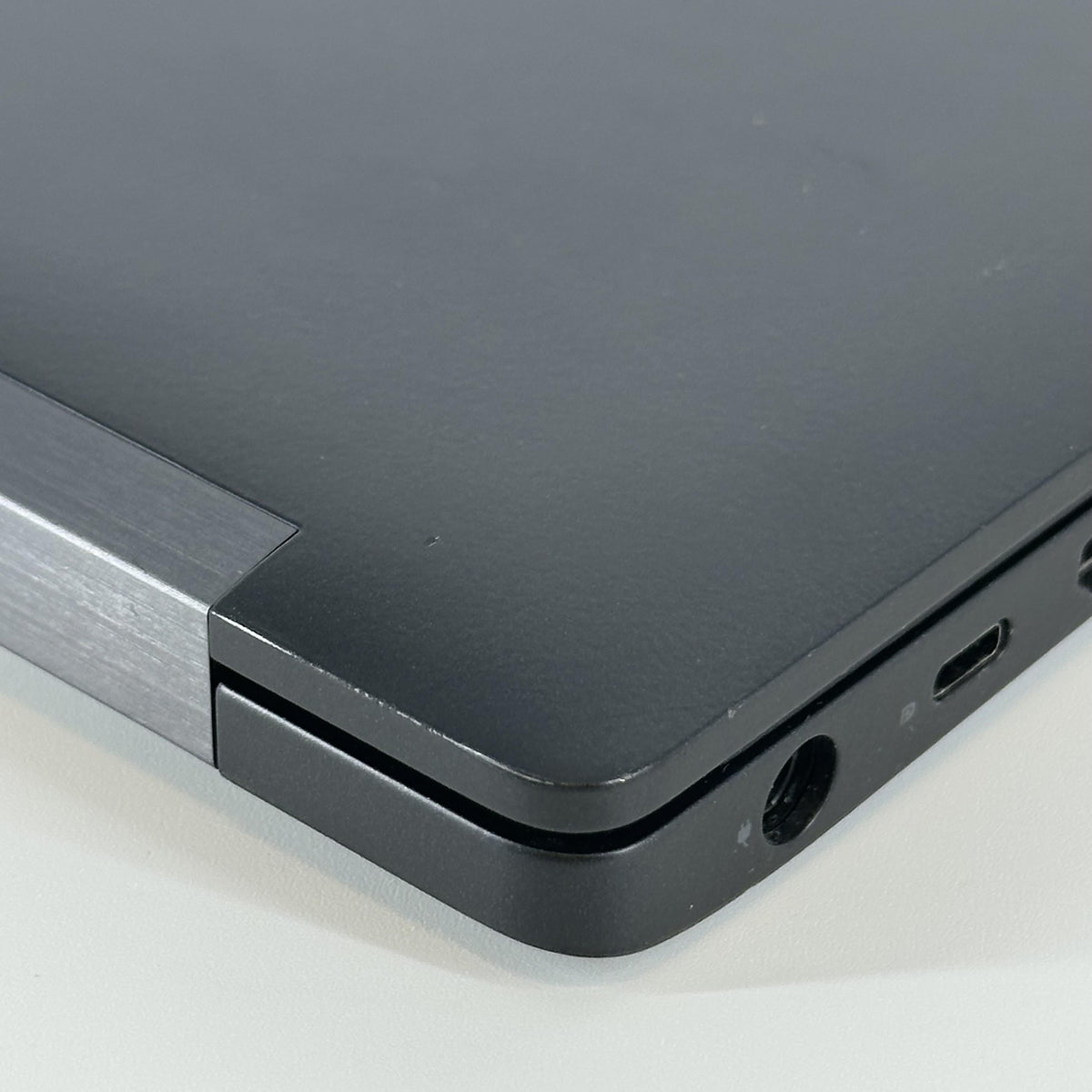 Dell Latitude 7490 14 Black 1.9 GHz Intel Core i7 8th Gen. 16GB RAM 512GB Solid State Drive - Image 15