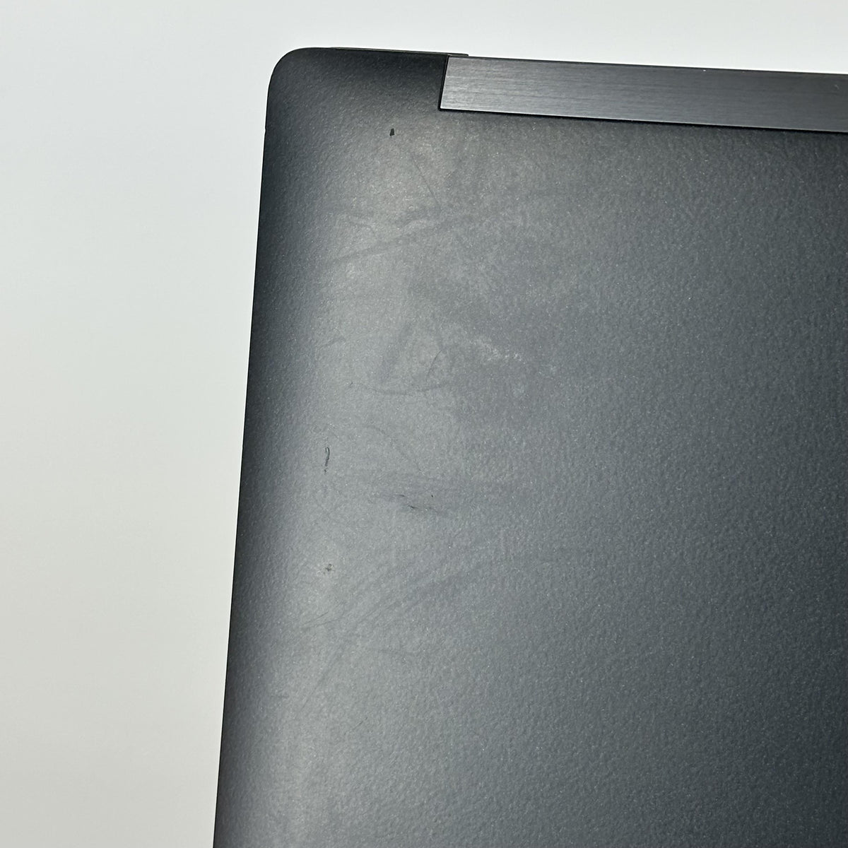 Dell Latitude 7490 14 Black 1.9 GHz Intel Core i7 8th Gen. 16GB RAM 512GB Solid State Drive - Image 8