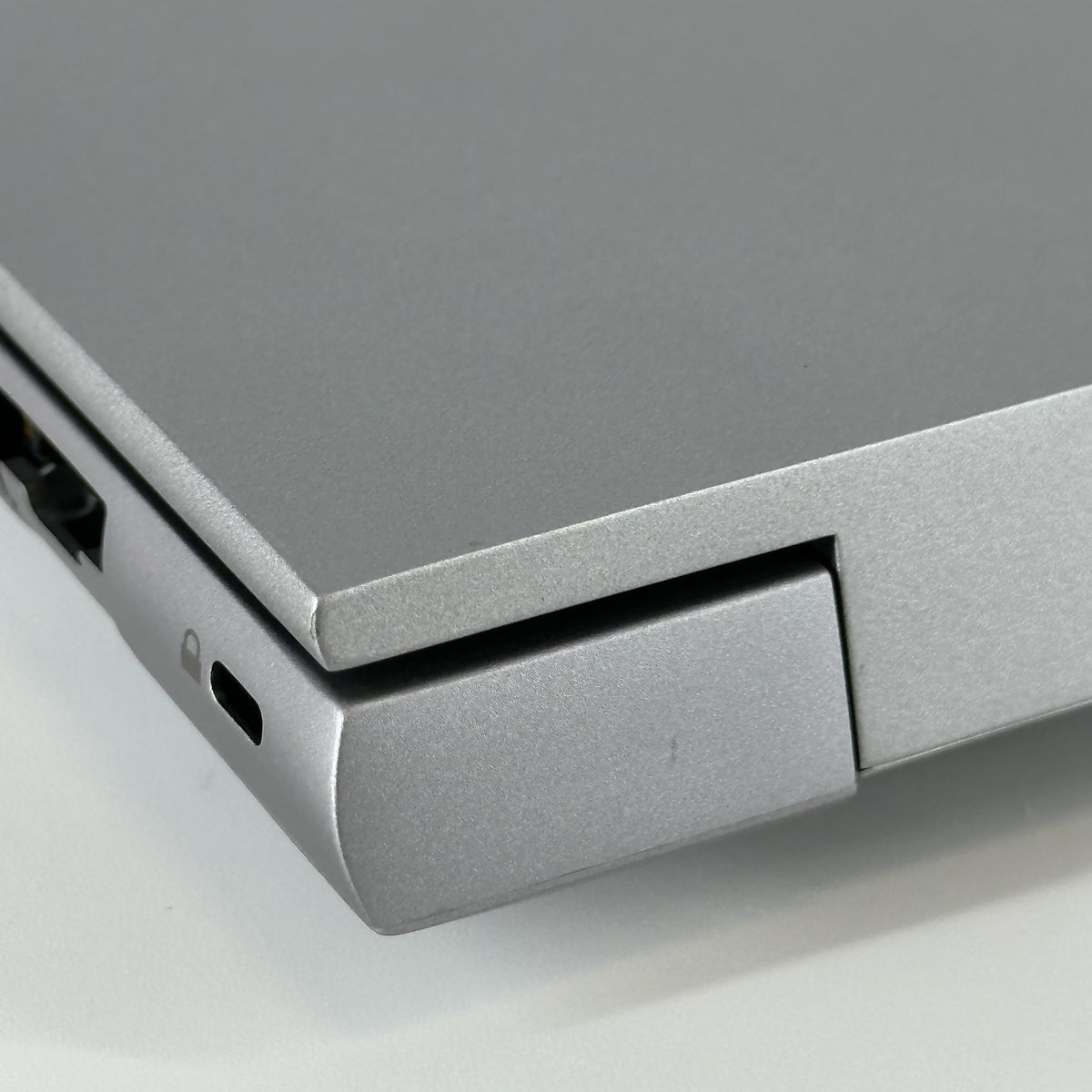 HP ZBook Fury 16 G9 Silver 2.1 GHz Intel Core i7 12th Gen. 32GB RAM 1TB Solid State Drive NVIDIA RTX A2000 8 GB - Image 17