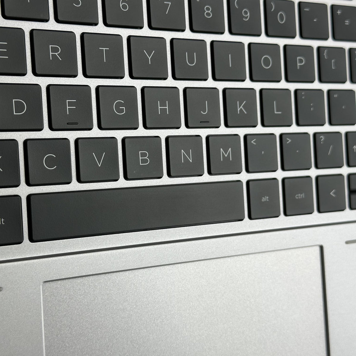 HP ZBook Fury 16 G9 Silver 2.1 GHz Intel Core i7 12th Gen. 32GB RAM 1TB Solid State Drive NVIDIA RTX A2000 8 GB - Image 5