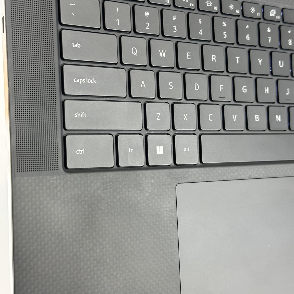 Dell XPS 15 9520 Silver 2.3 GHz Intel Core i7 12th Gen. 32GB RAM 512GB Solid State Drive NVIDIA GeForce RTX 3050 4 - Image 10