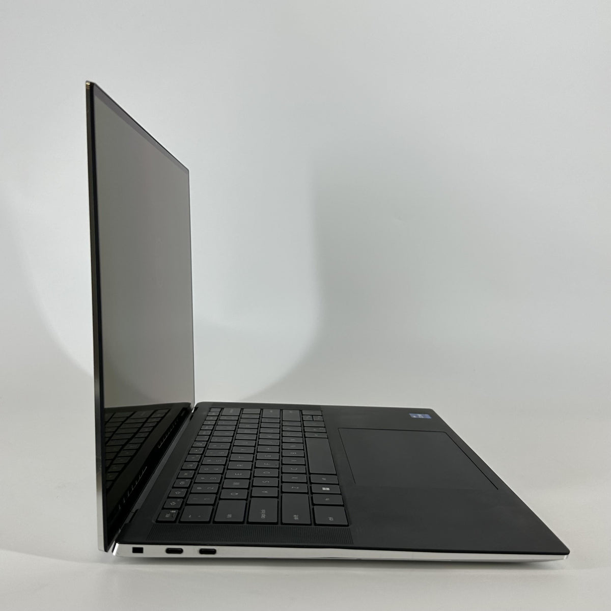 Dell XPS 15 9520 Silver 2.3 GHz Intel Core i7 12th Gen. 32GB RAM 512GB Solid State Drive NVIDIA GeForce RTX 3050 4 - Image 3