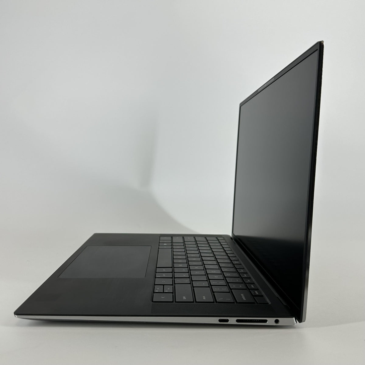 Dell Precision 5560 15.6 Gray 2.3 GHz Intel Core i7 11th Gen. 32GB RAM 512GB Solid State Drive NVIDIA Quadro T1200 - Image 4