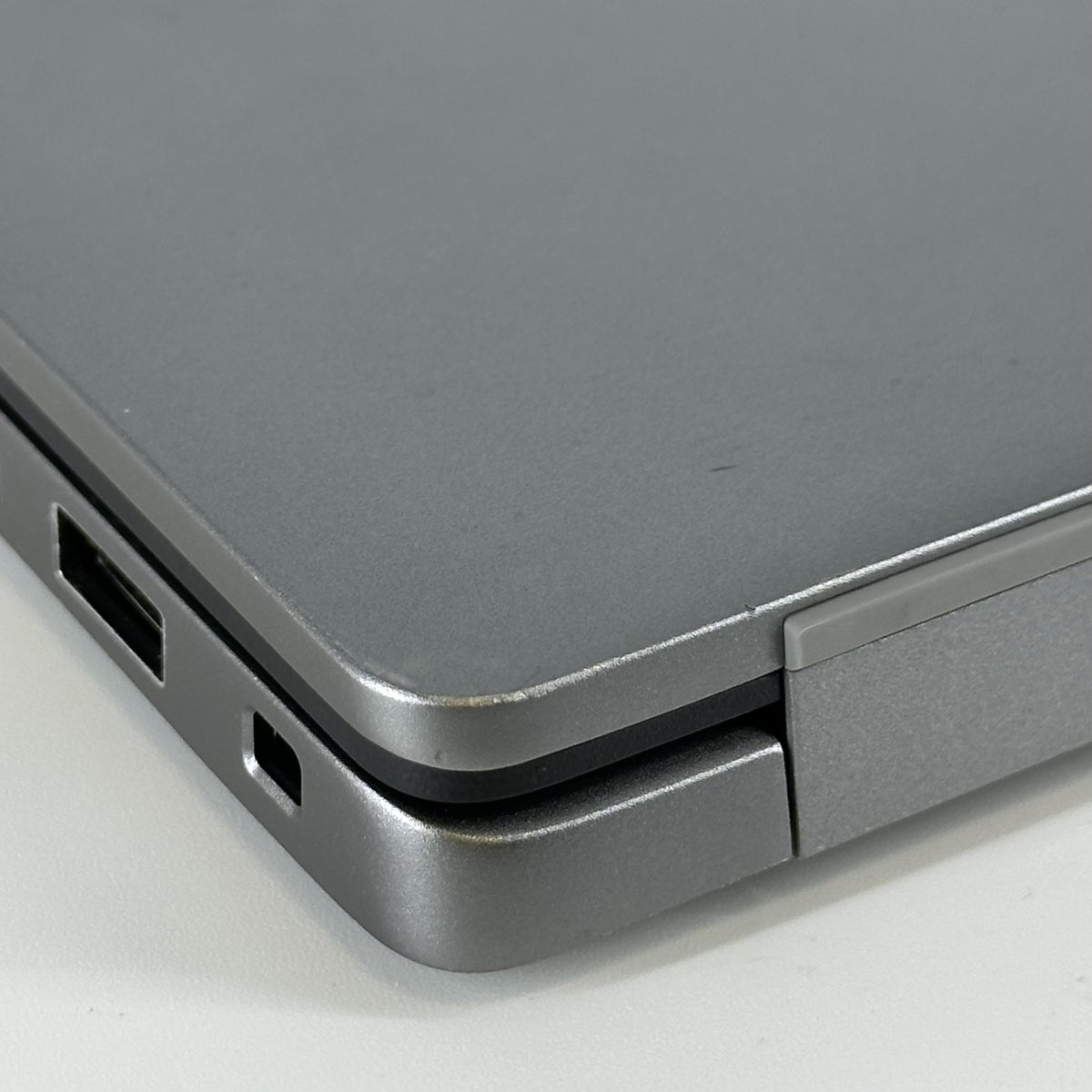 Dell Latitude 7640 16 Gray 1.6 GHz Intel Core i5 13th Gen. 16GB RAM 256GB Solid State Drive - Image 16