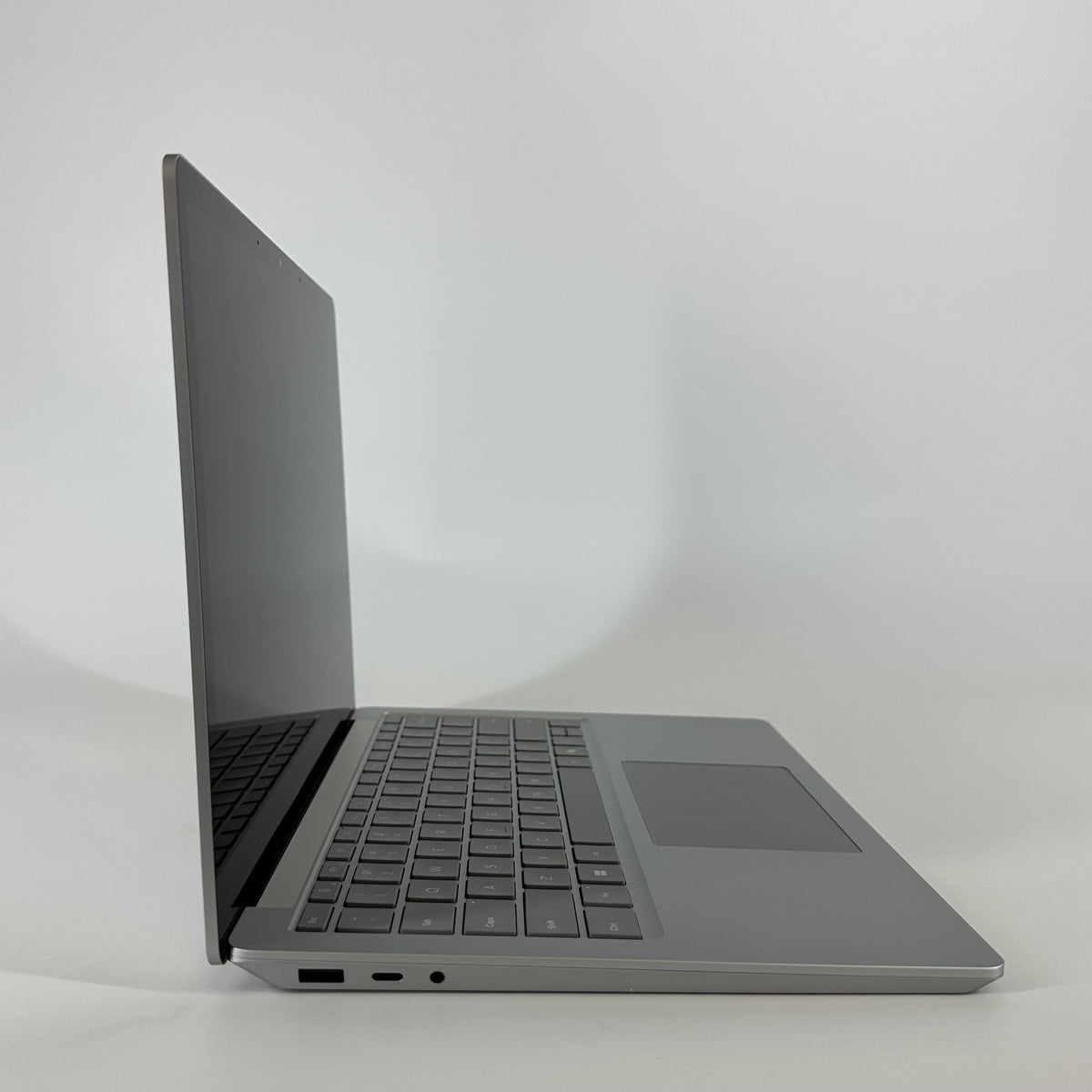 Microsoft Surface Laptop 6 13.5 Platinum 3.8 GHz Intel Core Ultra 7 32GB RAM 1TB Solid State Drive - Image 3