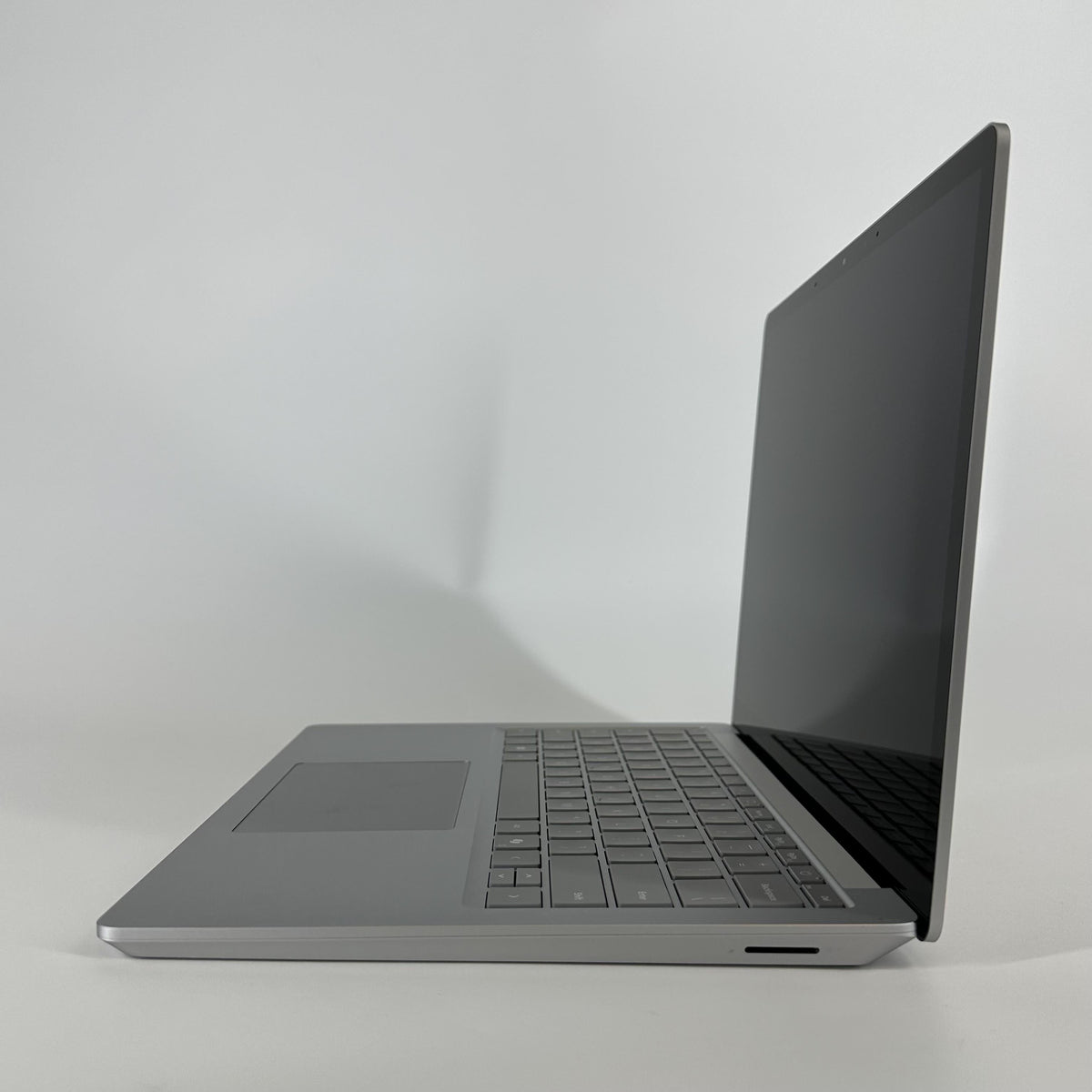 Microsoft Surface Laptop 6 13.5 Platinum 3.8 GHz Intel Core Ultra 7 32GB RAM 1TB Solid State Drive - Image 4