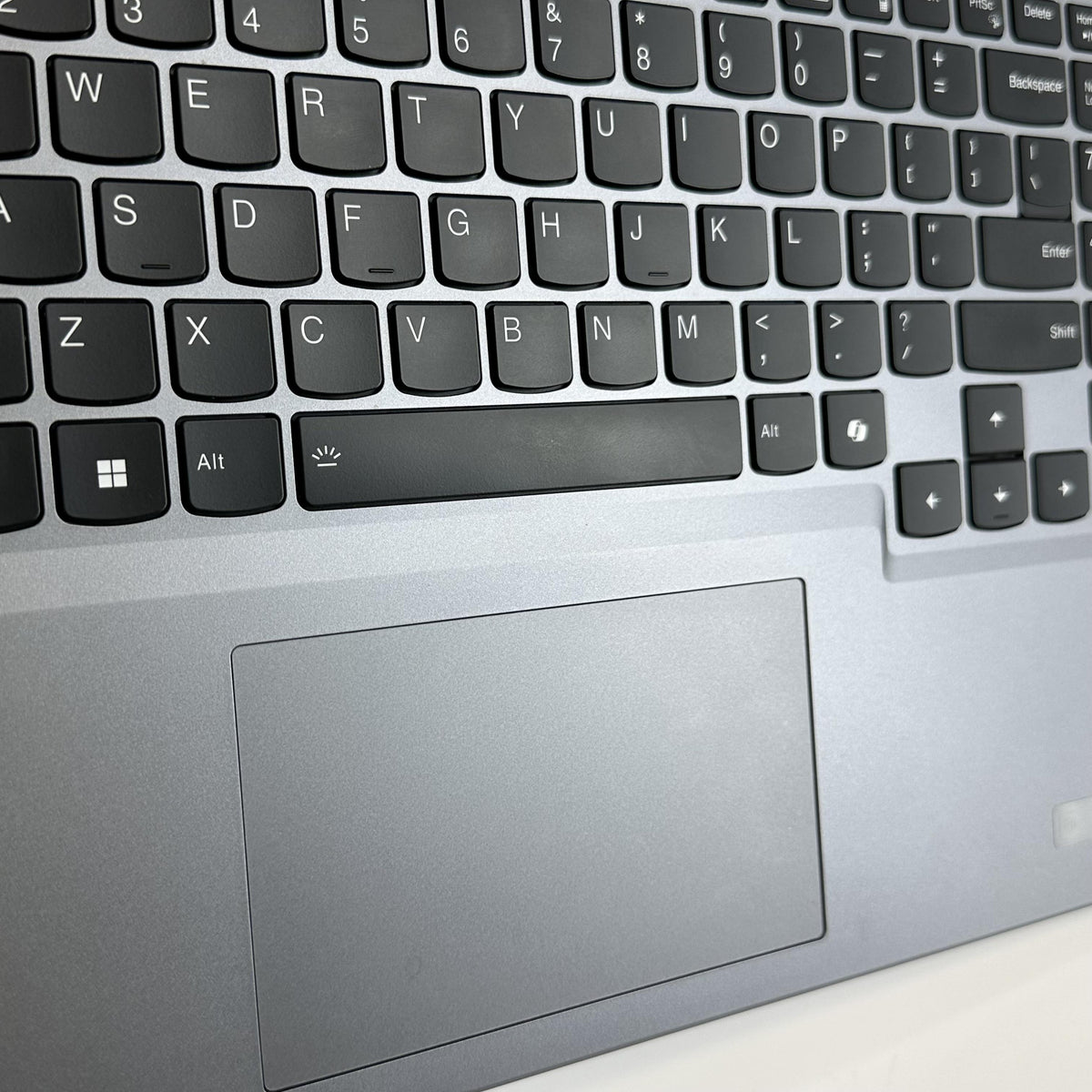 Lenovo Legion Slim 5 Gen 9 16 Gray 3.8 GHz AMD Ryzen 7 8845HS 16GB RAM 512GB Solid State Drive NVIDIA GeForce RTX - Image 3