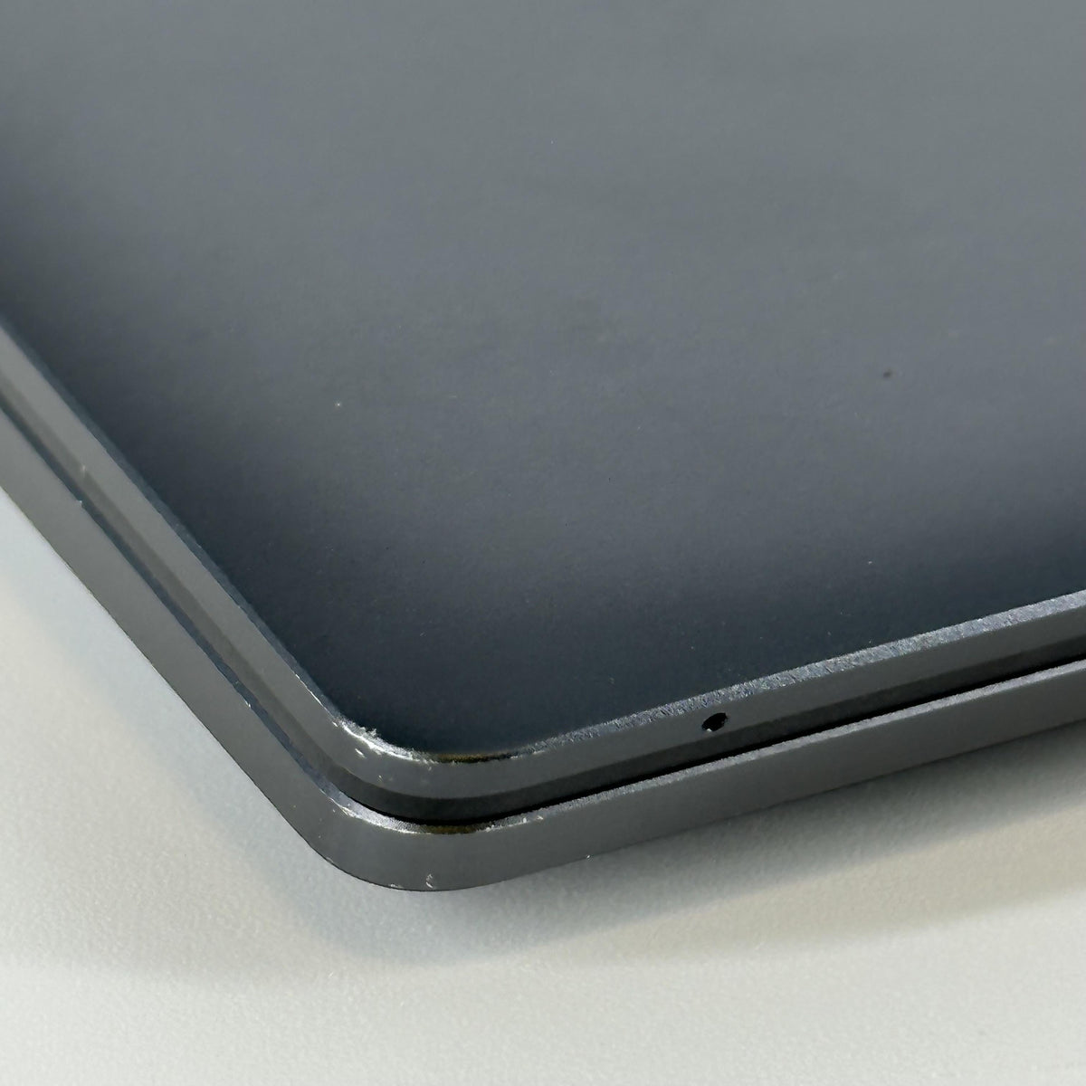 Dell Latitude 9430 14 Gray 1.8 GHz Intel Core i7 12th Gen. 32GB RAM 1TB Solid State Drive - Image 15