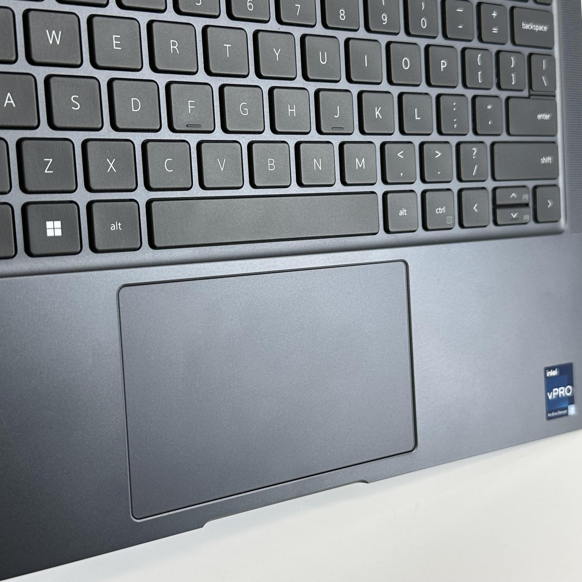Dell Latitude 9430 14 Gray 1.8 GHz Intel Core i7 12th Gen. 32GB RAM 1TB Solid State Drive - Image 6