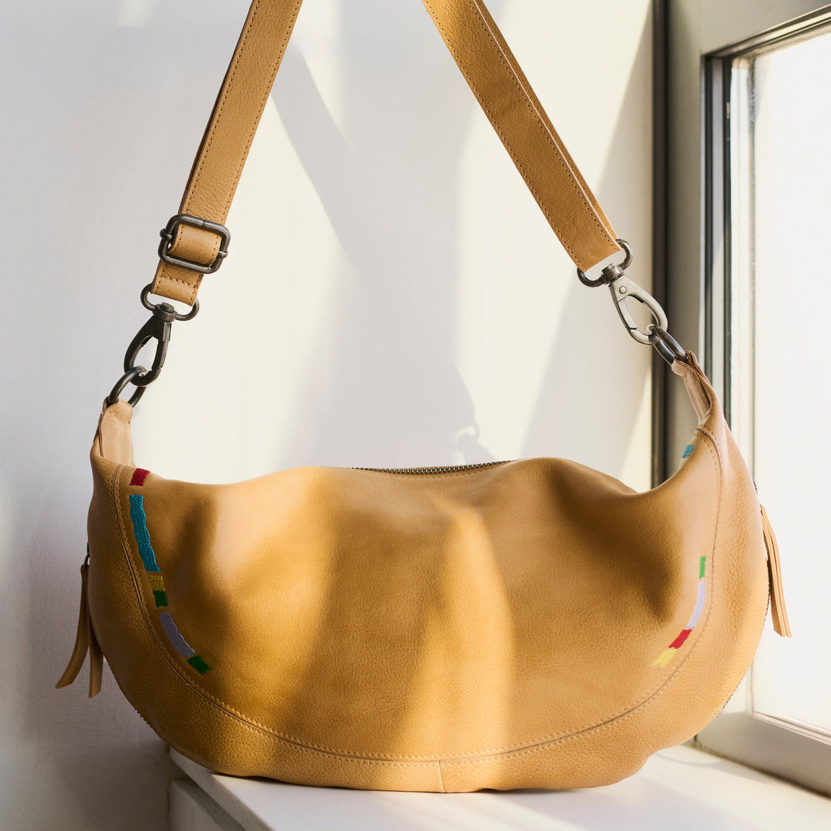 Haven Leather Sling Bag - Image 9