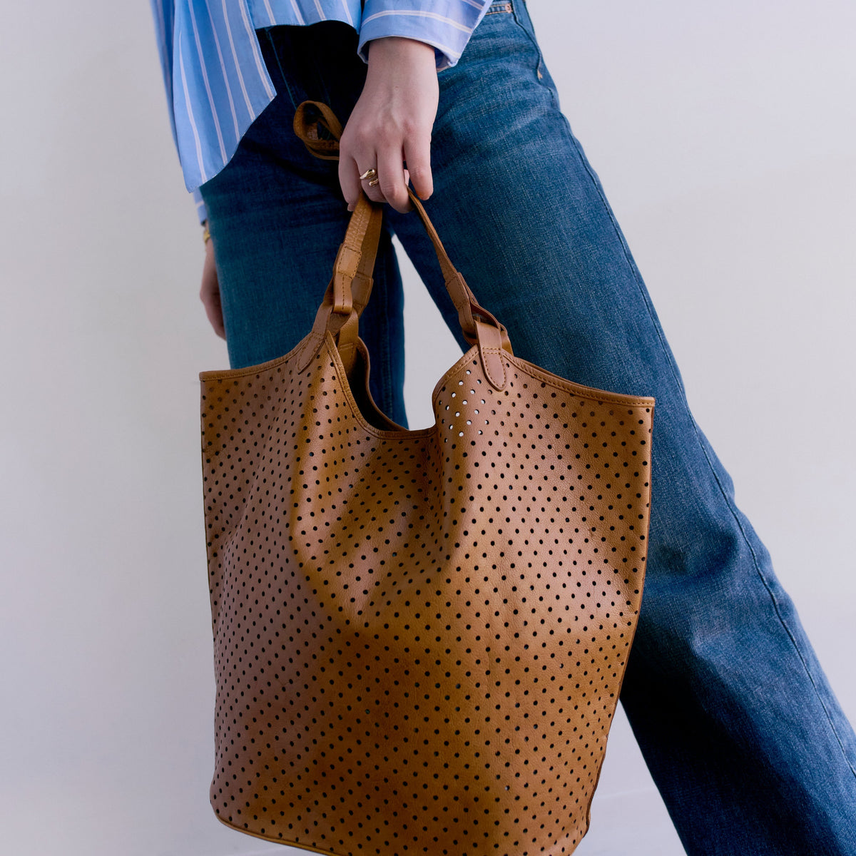 Tour Leather Tote Bag - Image 9