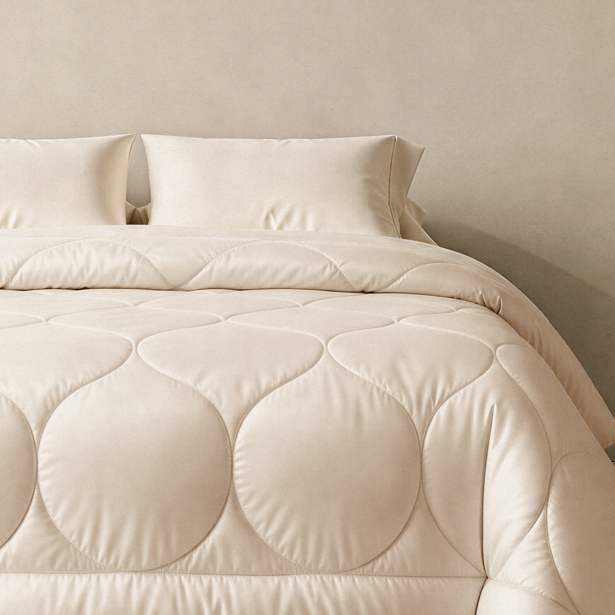 Fluffy comfort without the heat. - Image 3