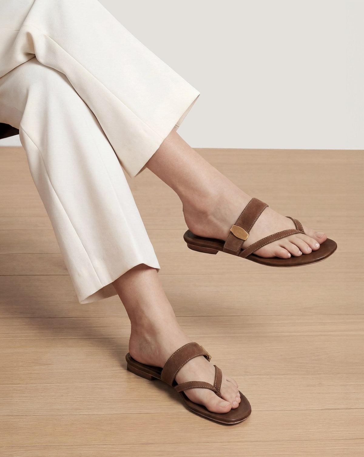 Salva Dash Flat Sandal - Image 2