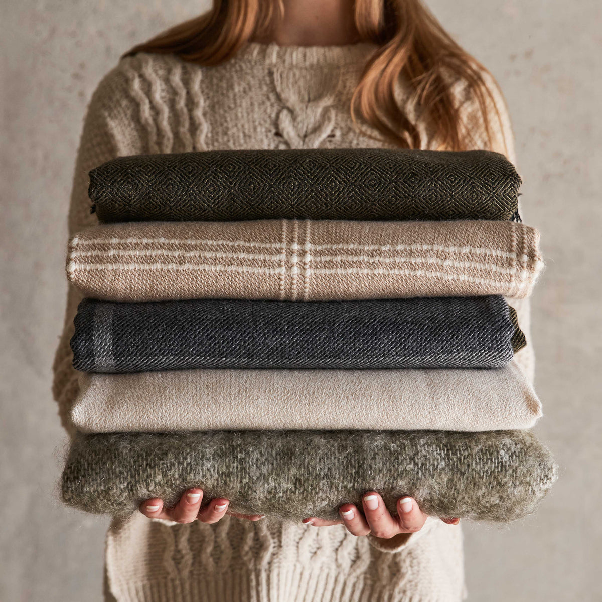 La Calle Alpaca Throw - Image 4