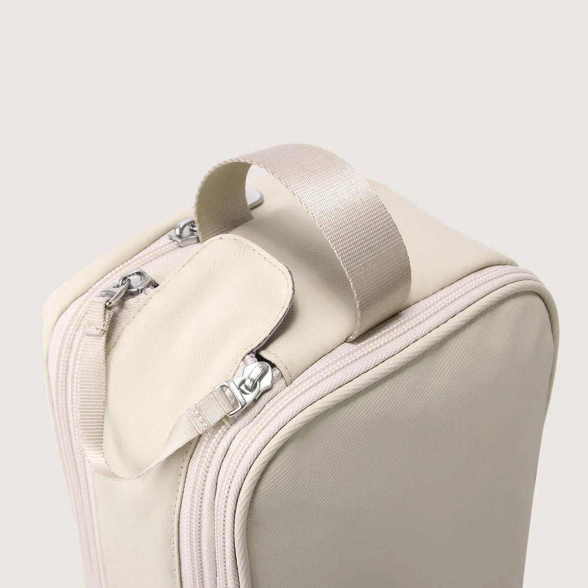 On-road Toiletry Bag - Image 47