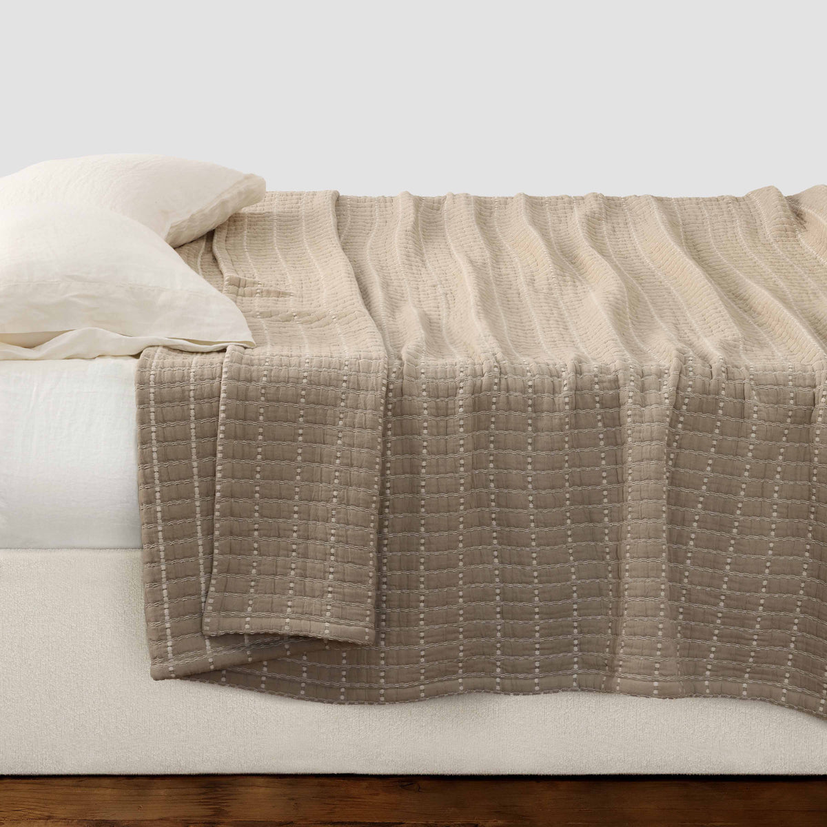 Naya Organic Cotton Quilted Bed Blanket - King/Cal King / Barley