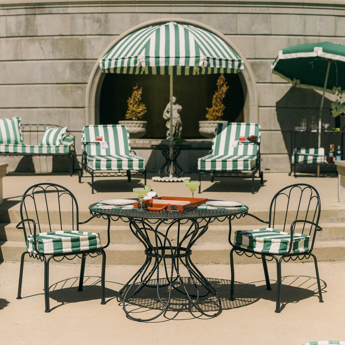 The Al Fresco Round Dining Set - Image 2