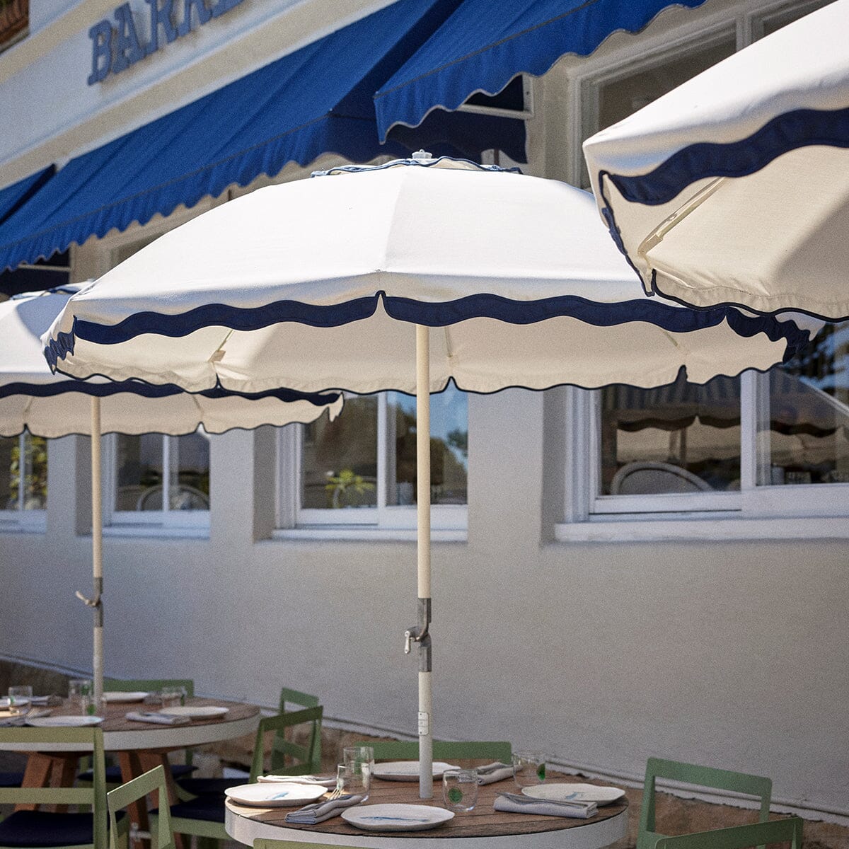 The Club Umbrella - Image 12