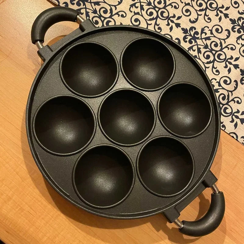 7 Hole Cake Cooking Pan Cast Iron Omelette Pan Non-stick Cooking Pot Breakfast Egg Cooking Pie Cake Mold Cookware Kitchenware