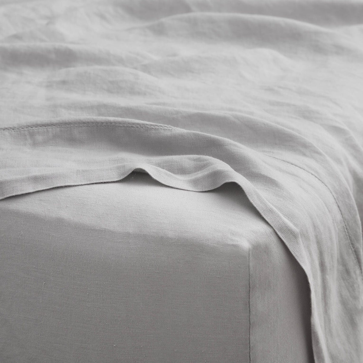 Stonewashed Linen Fitted Sheet - Image 2