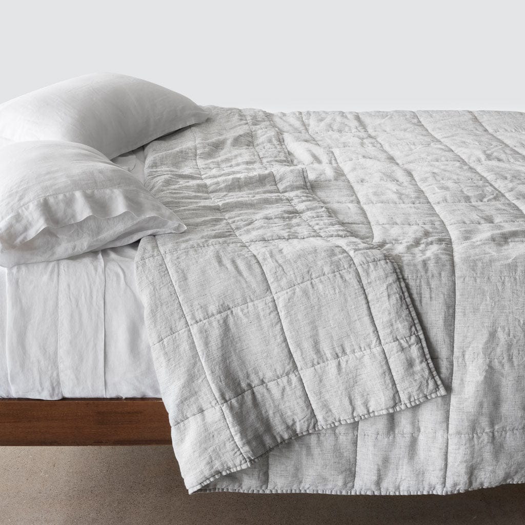 Stonewashed Linen Quilt - Graphite Thin Stripe