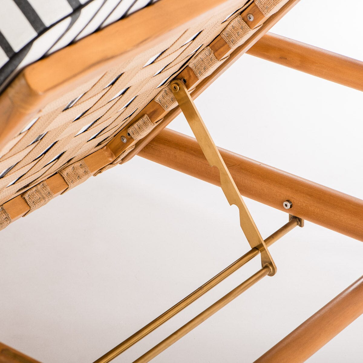 The WES Sun Lounger - Image 9