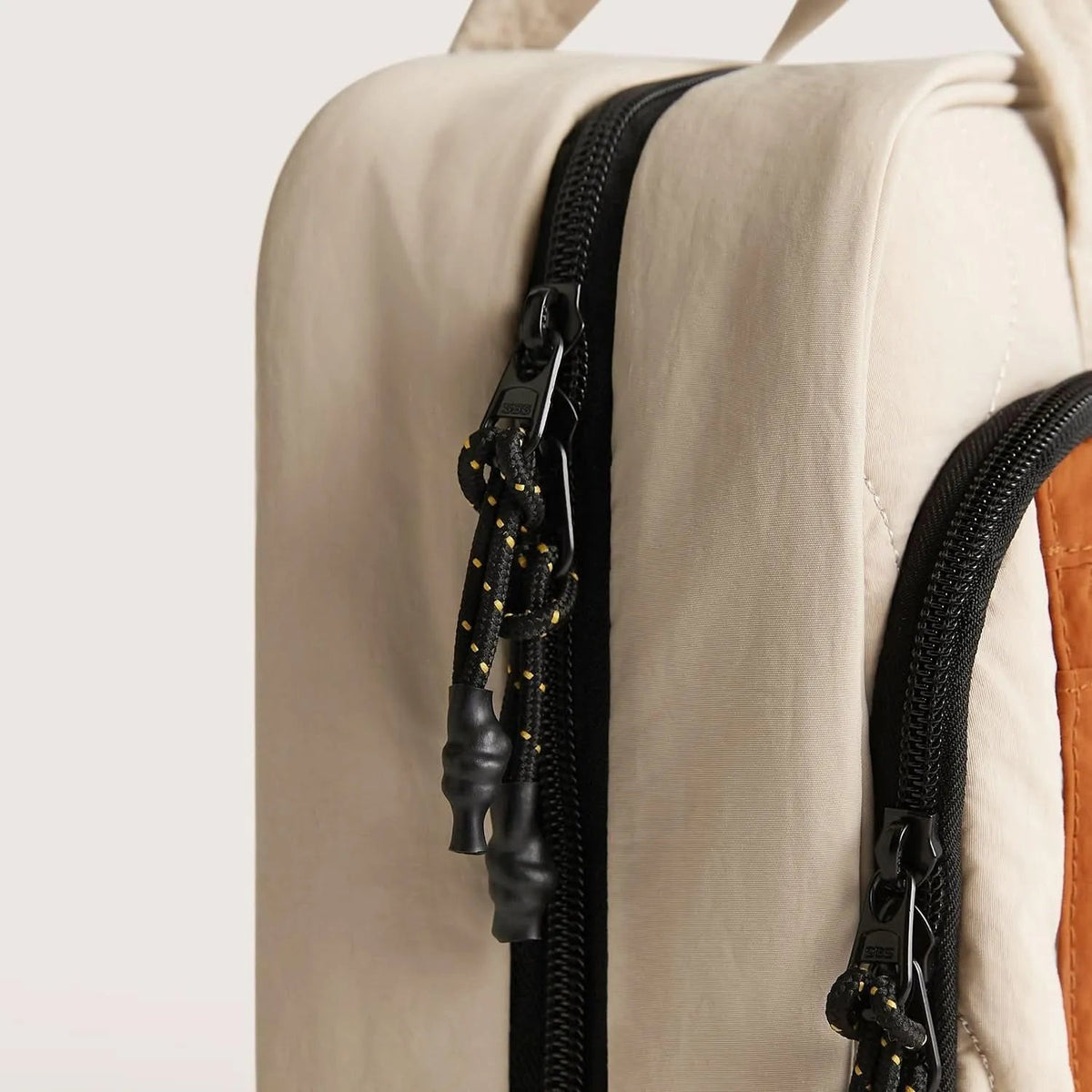 Paz Hanging Toiletry Bag - Image 28