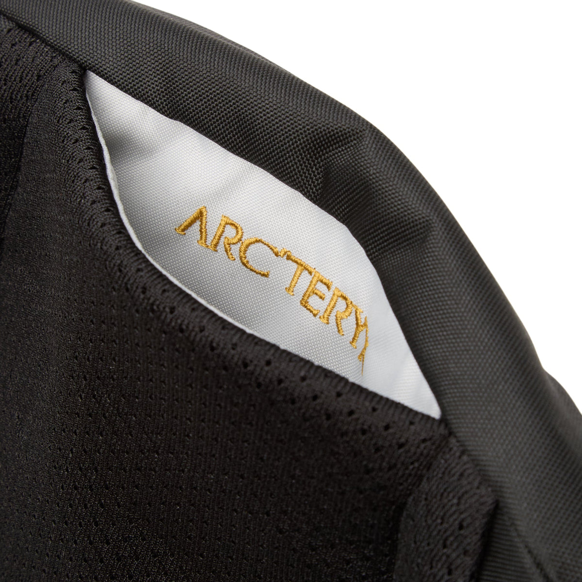Arc'teryx Mantis 2 Waist Pack (24K Black) - Image 4