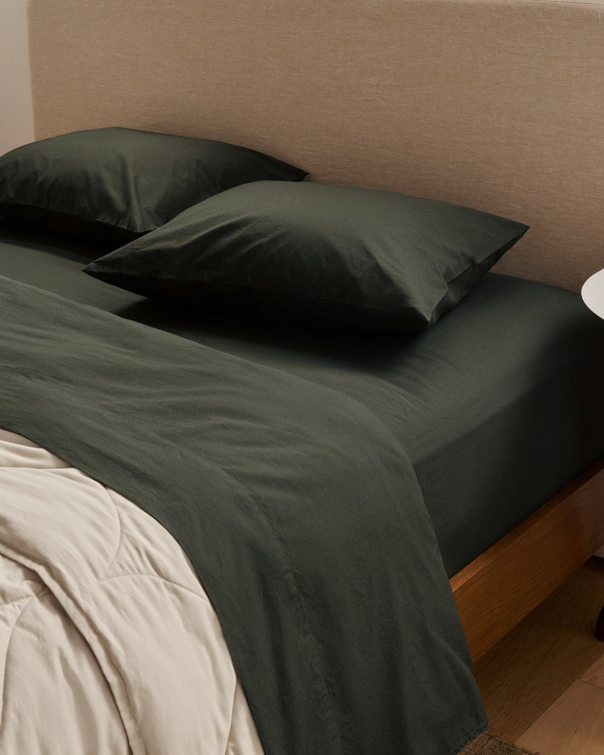 Percale Fitted Sheet (Evergreen) - Image 5