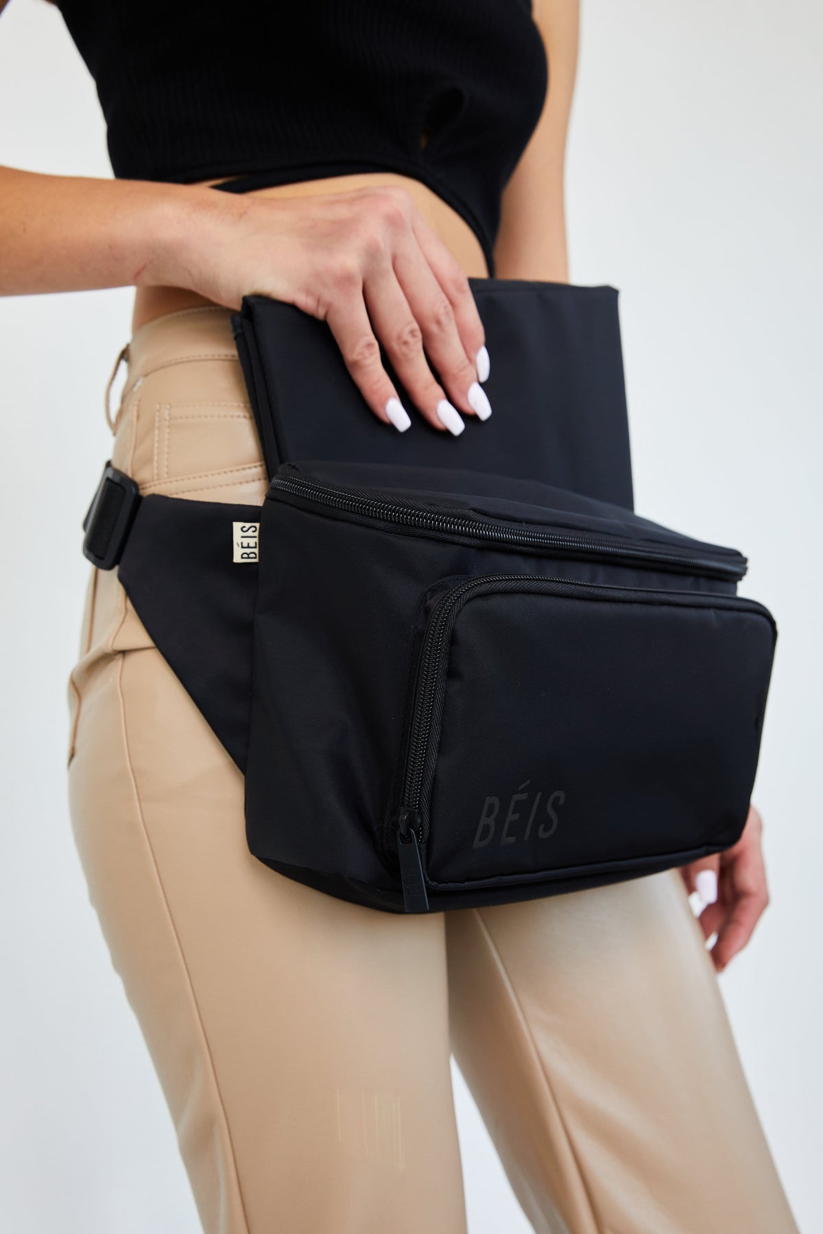 The Diaper Pack in Black - Image 12