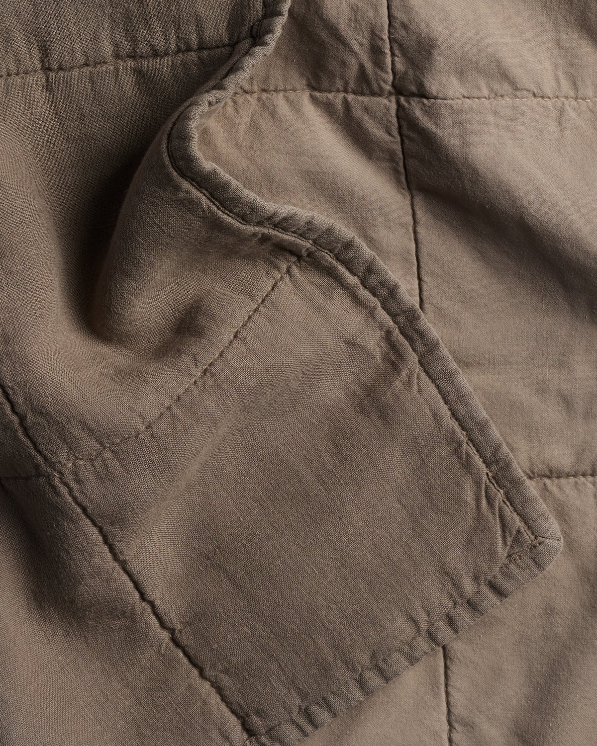 Linen Box Quilt (Warm Grey) - Image 3
