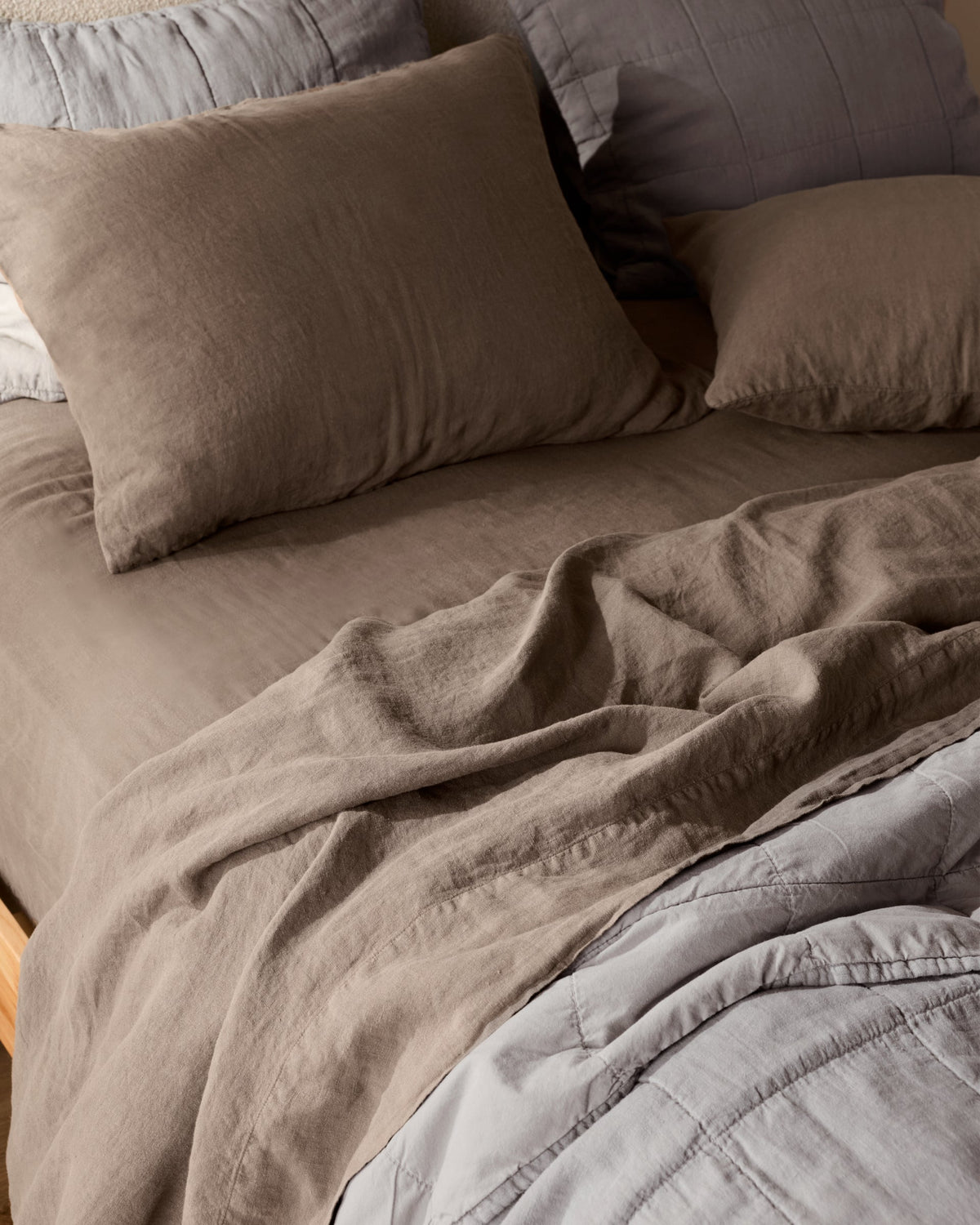 Linen Fitted Sheet (Warm Grey) - Image 2