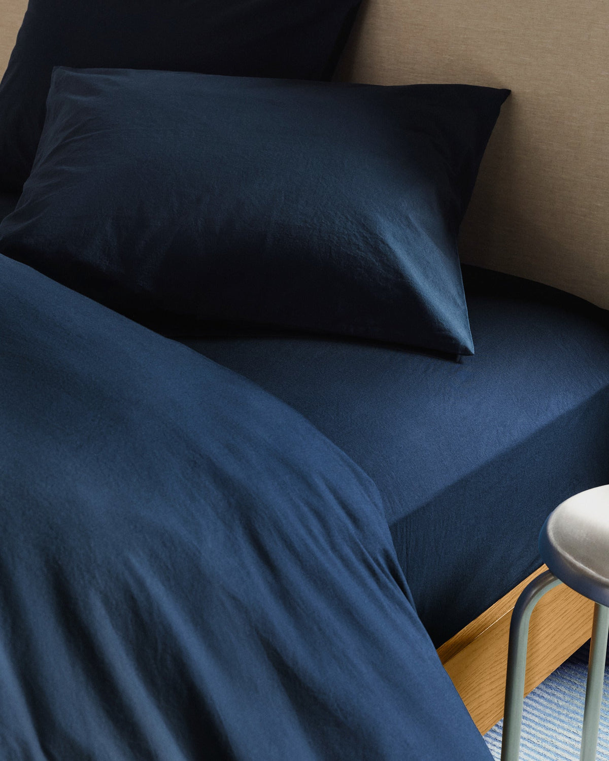 Percale Fitted Sheet (Ink) - Image 4